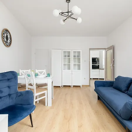 Family With Parking By Renters
