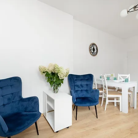 Family With Parking By Renters Apartment Miedzyzdroje